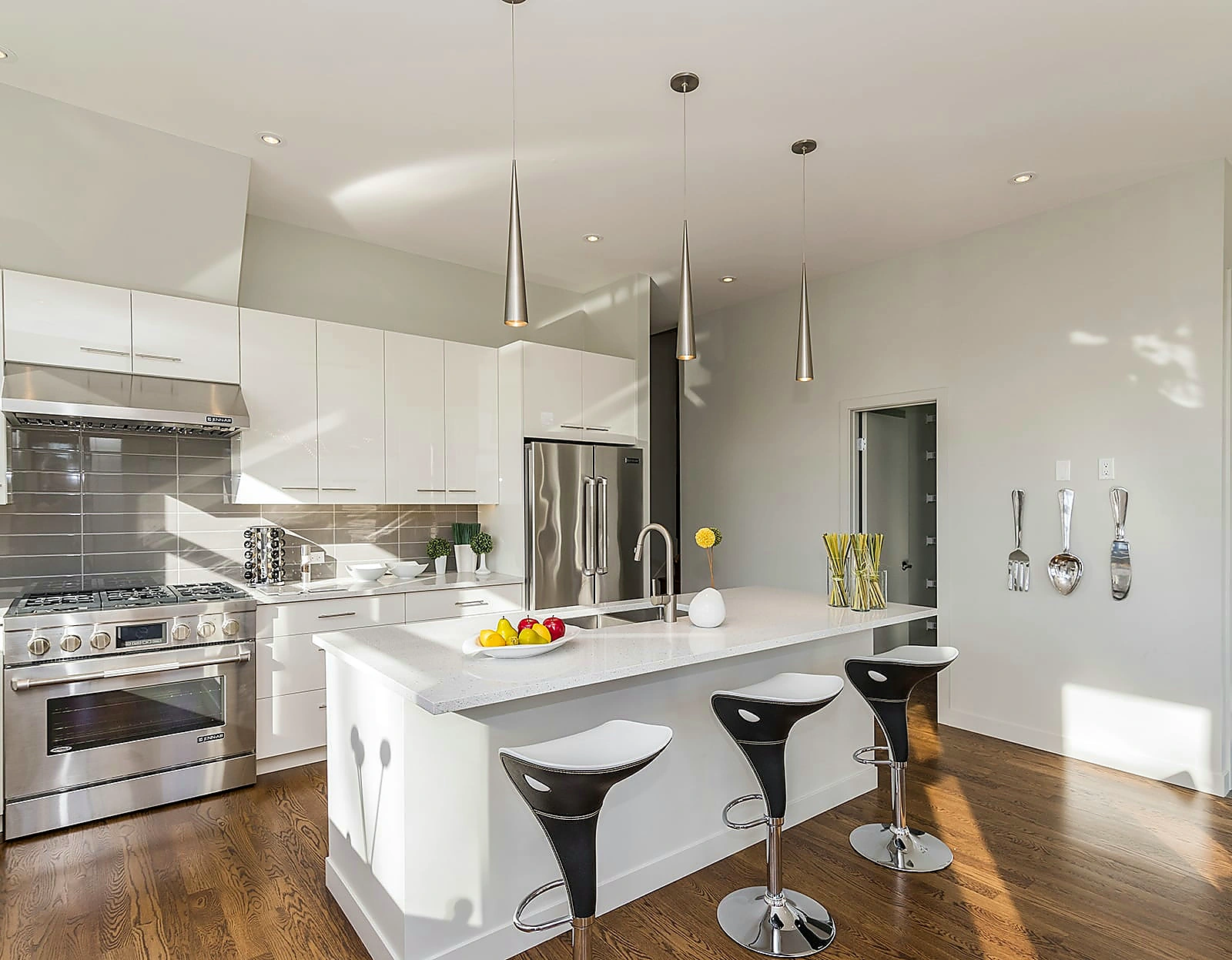 Layered light kitchen inspiration Layered light kitchen inspiration